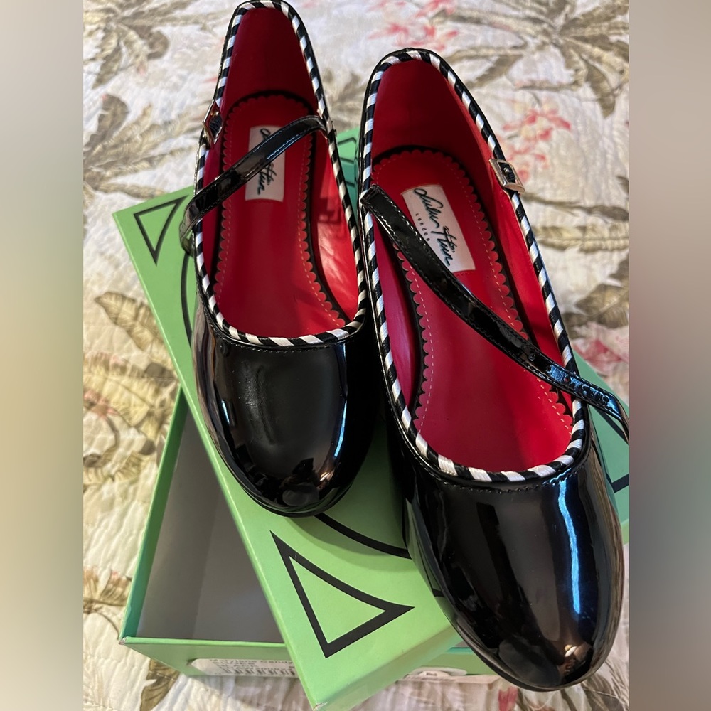 EUC Lulu Hun Maryjane Candy Trim Block Heel Shoes